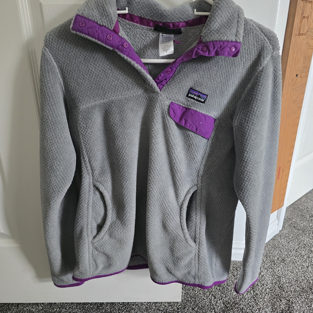 Patagonia Fleece Pullover in Gray and Purple